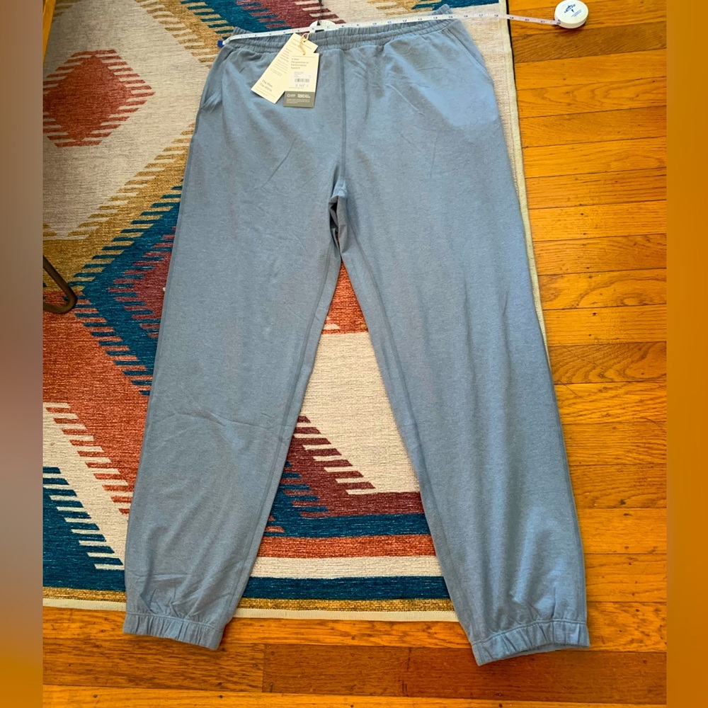 NWT Vuori women’s M boyfriend jogger flint heather
